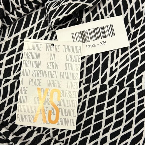 LULAROE (IRMA) TOP - Picture 5 of 6